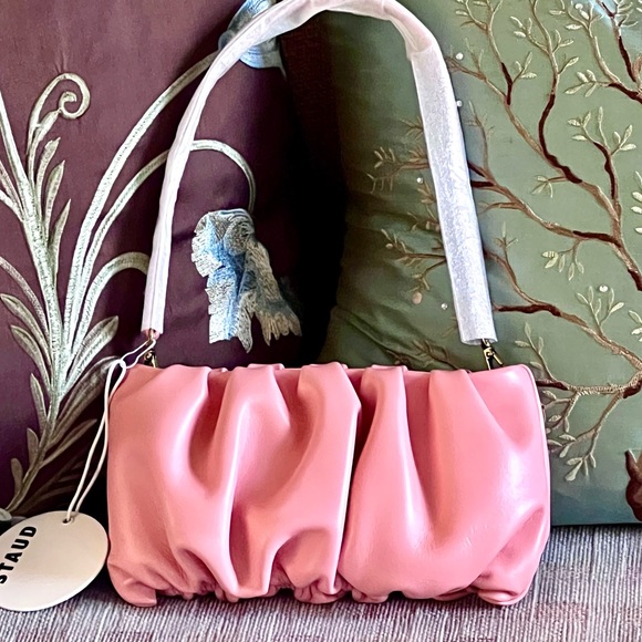 🌺🎉HP🎉🌺 NWT Staud Ruched Leather Bean Bag Grapefruit - Picture 1 of 16